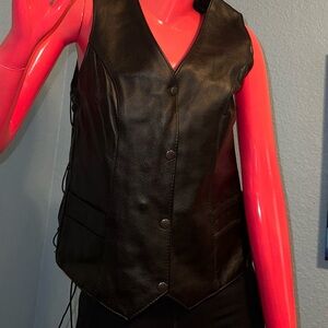 UNIK Women's Black Leather Vest